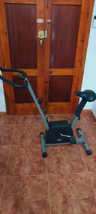 Bicicleta Estática 50A. Asiento regulable