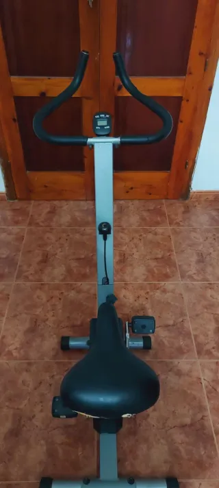 Bicicleta Estática 50A. Asiento regulable