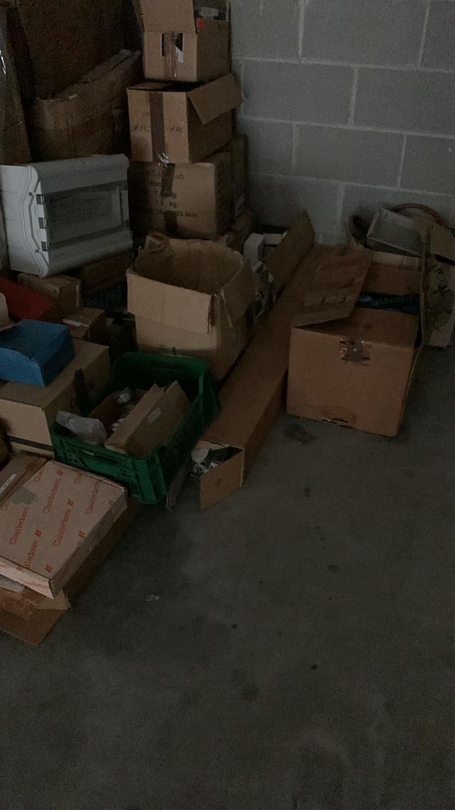 OPORTUNIDAD Lote piezas moto y material variado !!