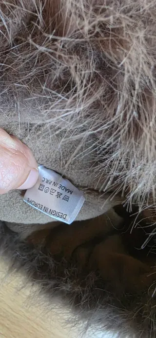 Orejeras/diadema calentitas compradas en Praga.