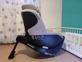Silla Coche MaxiCosi Mica 360° i-Size y reductor.