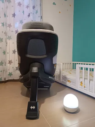 Silla Coche MaxiCosi Mica 360° i-Size y reductor.