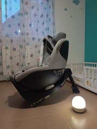 Silla Coche MaxiCosi Mica 360° i-Size y reductor.