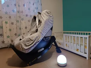 Silla Coche MaxiCosi Mica 360° i-Size y reductor.