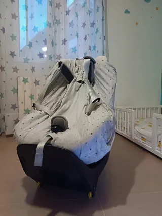 Silla Coche MaxiCosi Mica 360° i-Size y reductor.