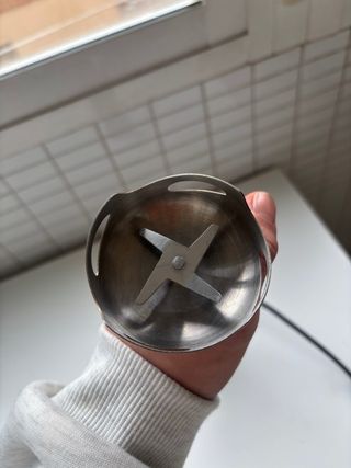 Batidora de mano eléctrica negra