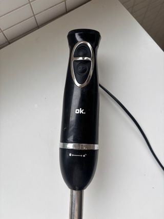 Batidora de mano eléctrica negra