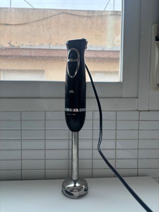 Batidora de mano eléctrica negra