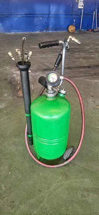 Máquina extracción aceite coche neumática