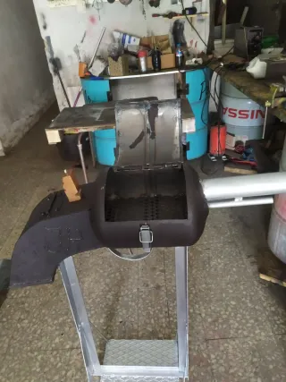 Barbacoa móvil de metal