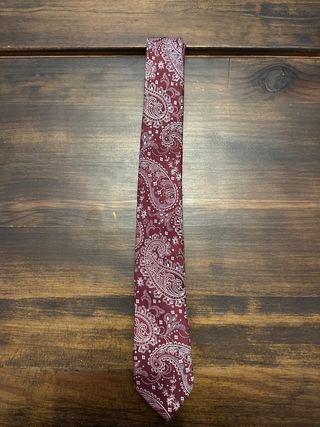 Corbata de vestir con estampado paisley