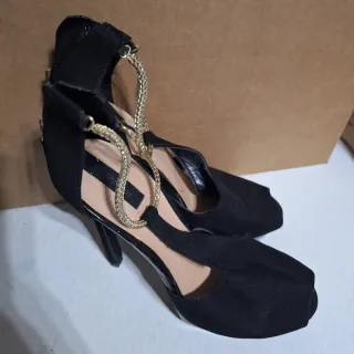 Tacones Stradivarius Negros Talla 36