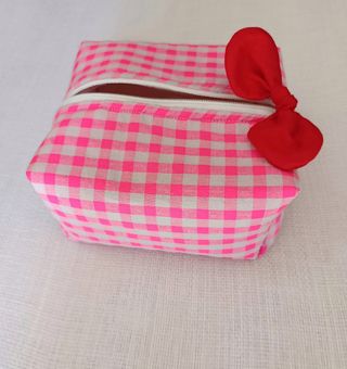 Neceser estampado vichy rosa