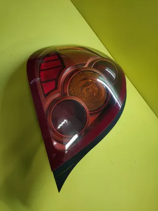 PILOTO TRASERO IZQUIERDO NISSAN ALMERA II