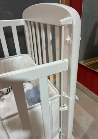 Cuna blanca para bebé
