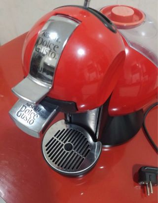 Cafetera Dolce Gusto Roja