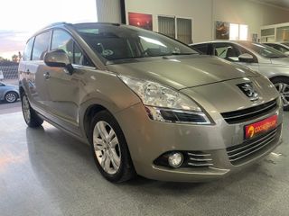 Peugeot 5008 2011