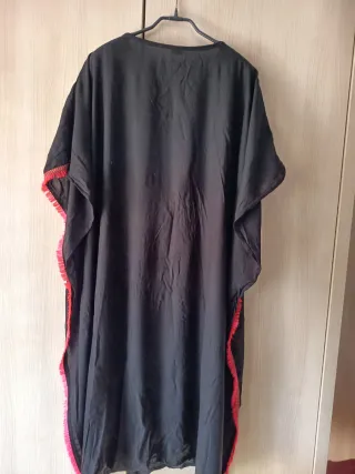 Blusón negro con bordado multicolor