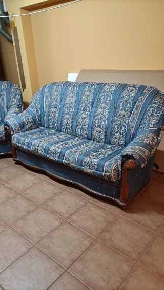 Conjunto Sofá y Sillones Azul Estampado