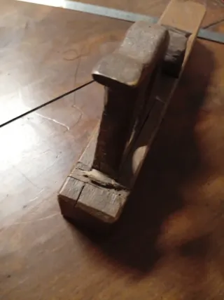 Cepillo de carpintero de madera