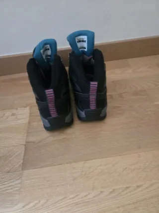 Botas de montaña Hi-Tec mujer negras y rosas