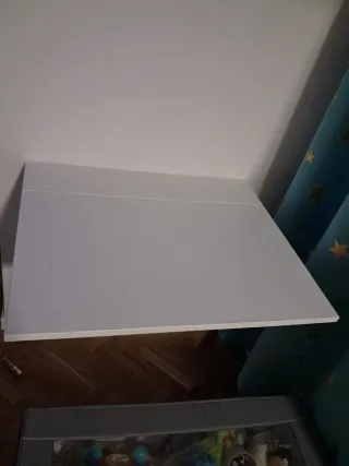 Mesa plegable blanca