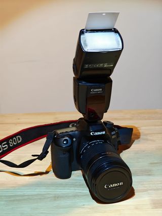 Canon EOS 80D Kit Completo Cámara + Accesorios