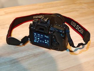 Canon EOS 80D Kit Completo Cámara + Accesorios