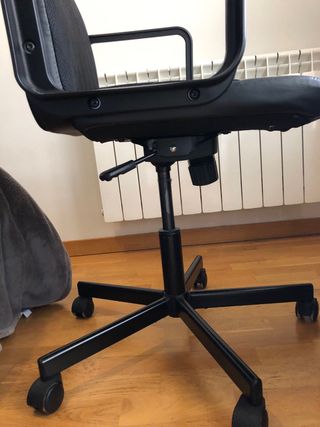 Silla de oficina negra