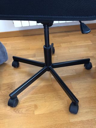 Silla de oficina negra
