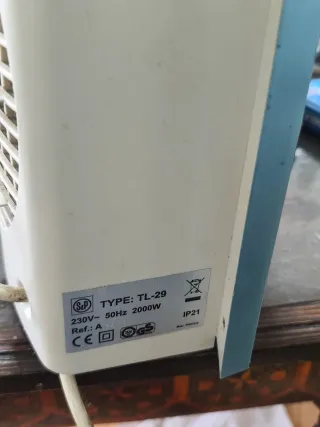 Calefactor eléctrico azul