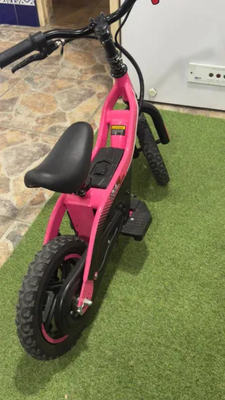 Bicicleta eléctrica infantil rosa
