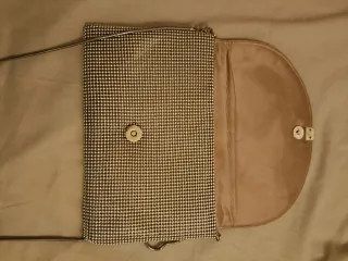 Bolso de fiesta metalizado de Parfois.