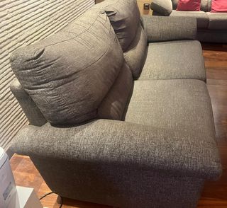 Sofá gris de 3 plazas de segunda mano.