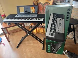 Teclado Digital Yamaha YPT-255