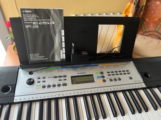 Teclado Digital Yamaha YPT-255