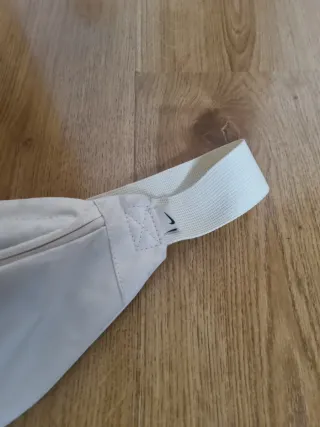 Riñonera Nike Beige