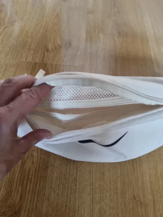 Riñonera Nike Beige