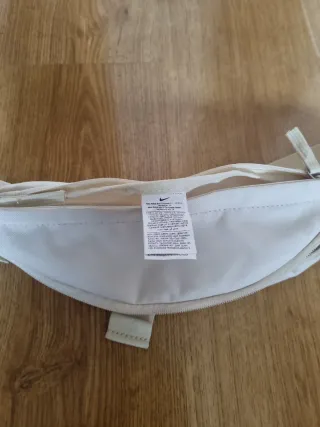 Riñonera Nike Beige
