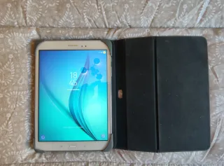 Tablet Samsung Galaxy Tab A SM-T550 Blanca