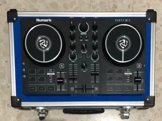 Mesa DJ Numark Party Mix