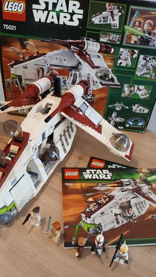 LEGO Star Wars 75021 Republic Gunship - montado