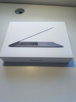 MacBook Pro 15 A1990 Plata