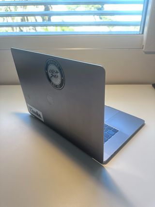 MacBook Pro 15 A1990 Plata