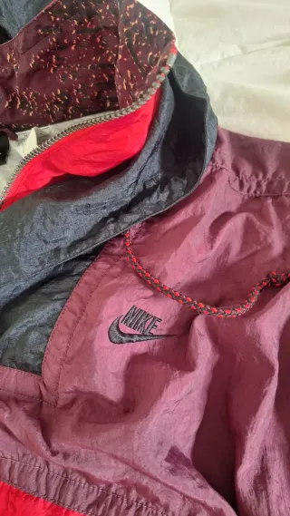 Chaqueta Nike Vintage Morada y Roja