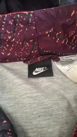 Chaqueta Nike Vintage Morada y Roja