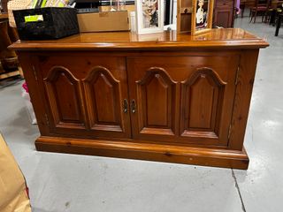 Mueble auxiliar madera clásico