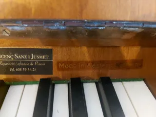 Piano de pared Alemán Euterpe-Schutz-Marke