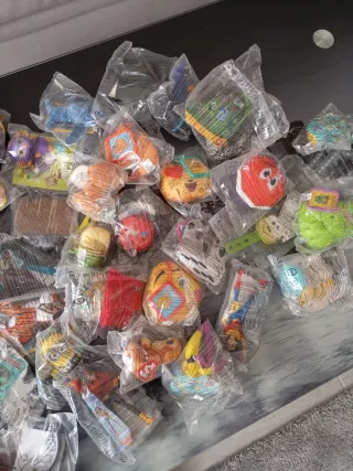 Lote regalitos BK y McD precintados