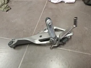 ♻️Reposapiés Honda CBF 600♻️